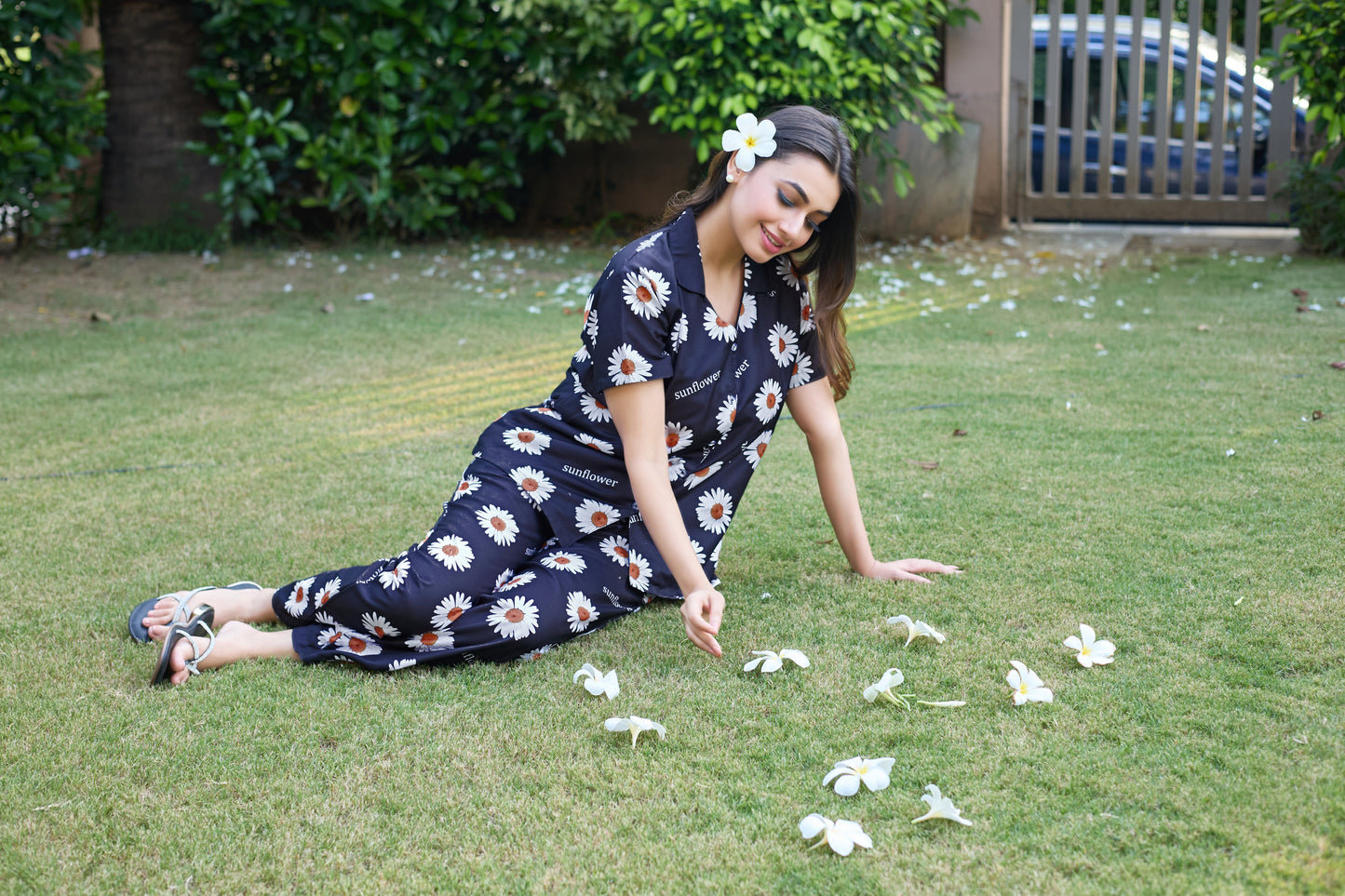 Black Daisy Print Women’s Nightwear PJ Set