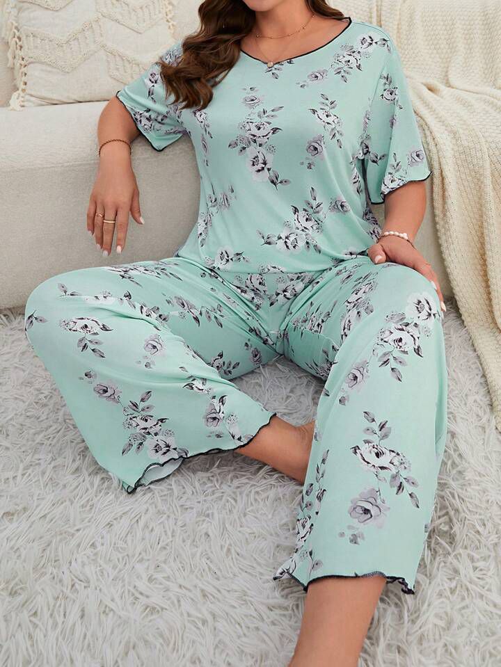 Plus Size Women Solid Color Crew Neck Short Sleeve Shirt And Floral Print Pants Casual Pajama Set