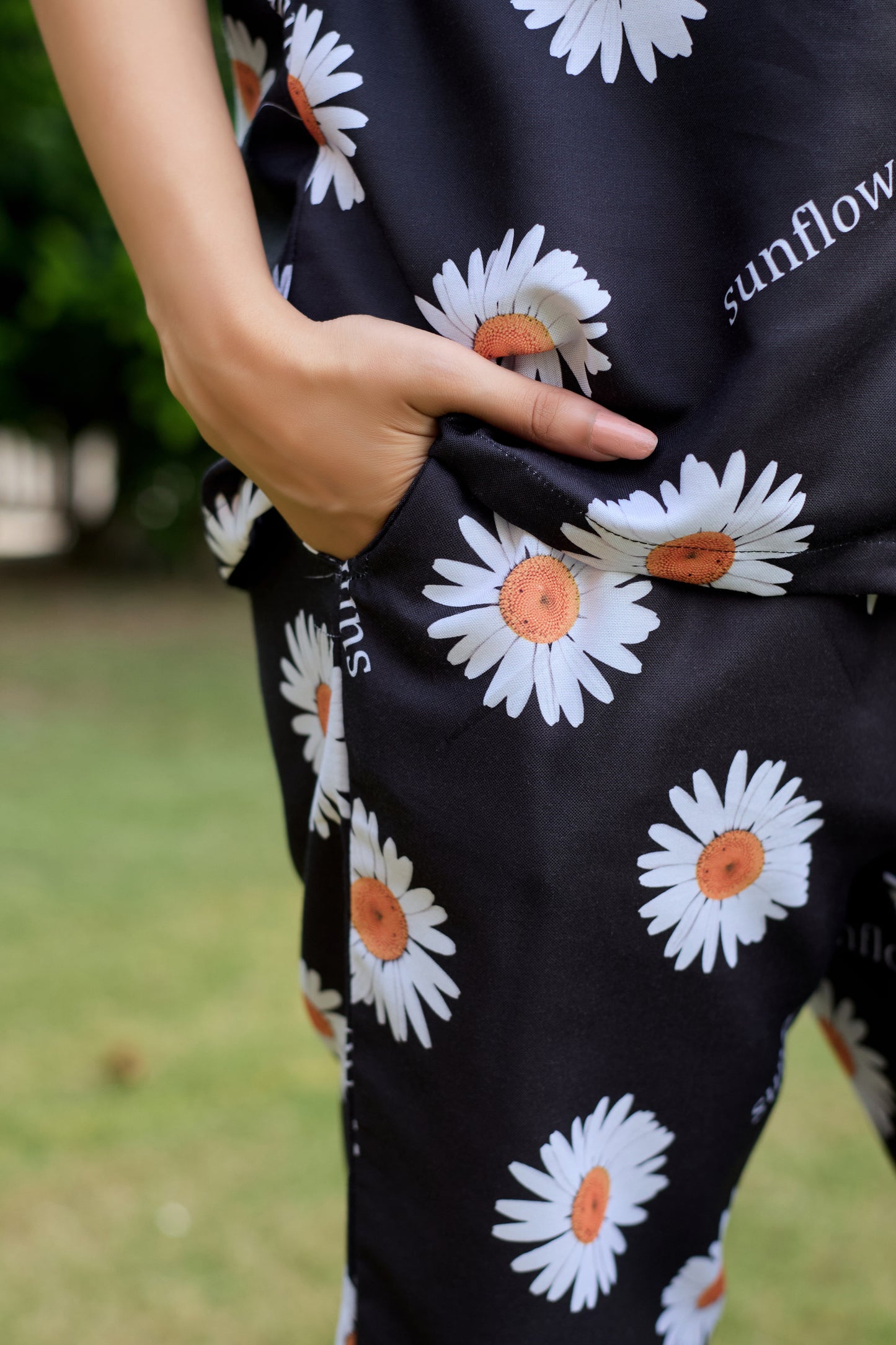 Black Daisy Print Women’s Nightwear PJ Set