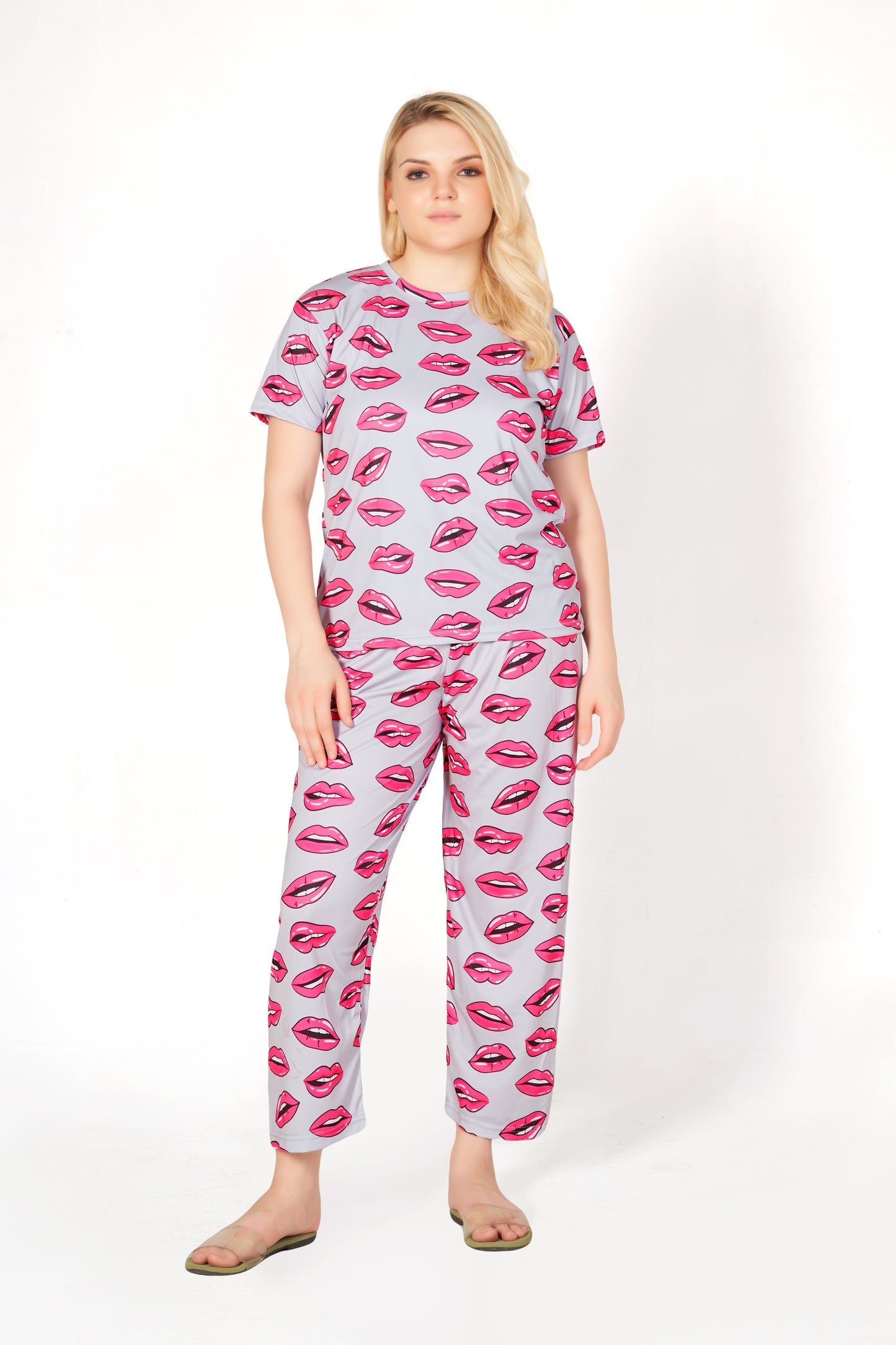 Kiss Kiss Print T-shirt And Long Pajama Set